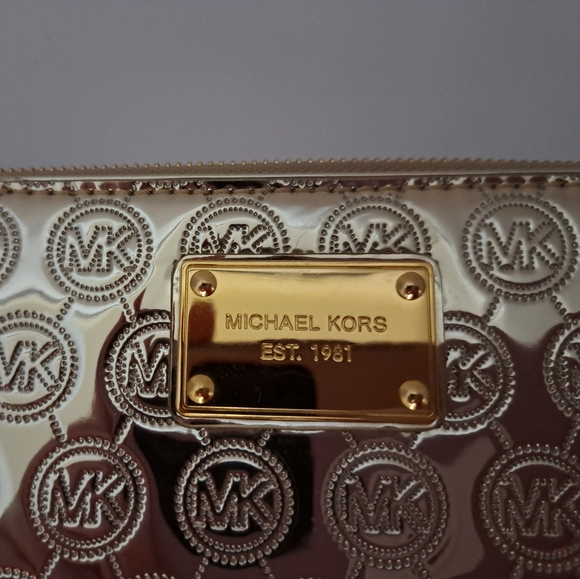 NWOT Michael kors Clutch / Wallet - Picture 2 of 7